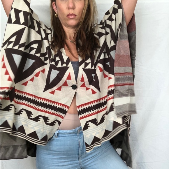 Sisters Southeastern Tribal Boho Poncho for Women - Picture 12 of 15